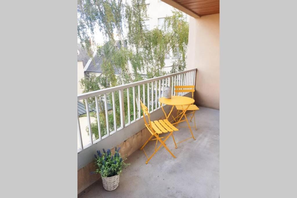 Apartamento Studio Hyper Centre Avec Balcon Châteauroux Exterior foto